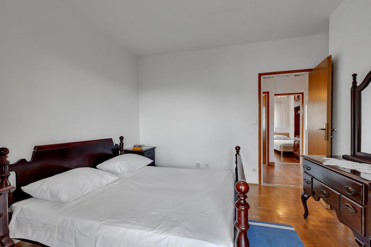 Apartments Tihomir Musac Omiš Esterno foto