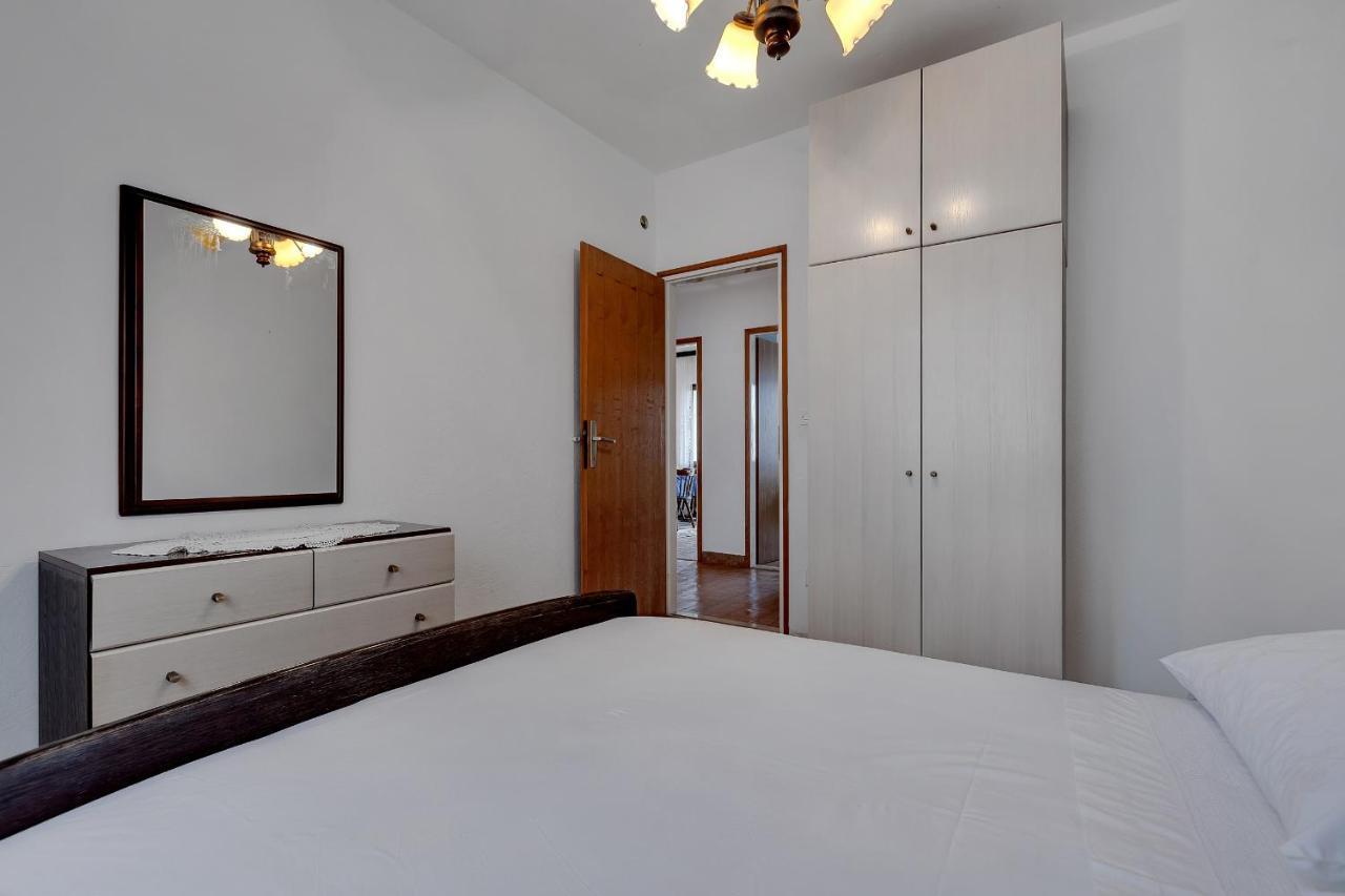 Apartments Tihomir Musac Omiš Esterno foto