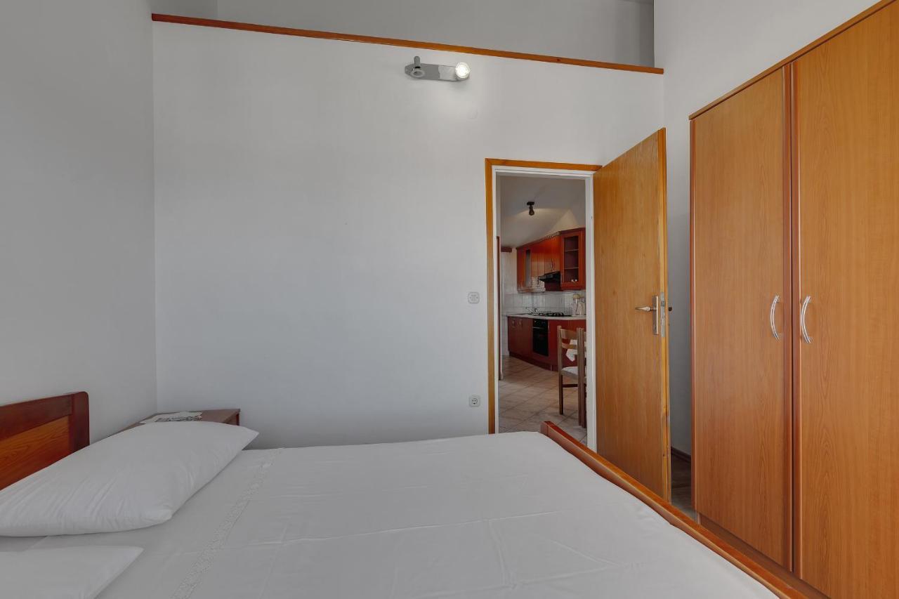 Apartments Tihomir Musac Omiš Esterno foto