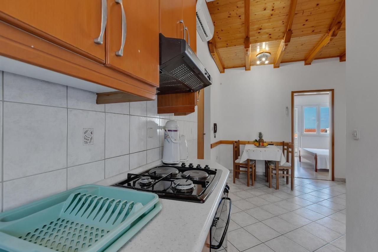 Apartments Tihomir Musac Omiš Esterno foto