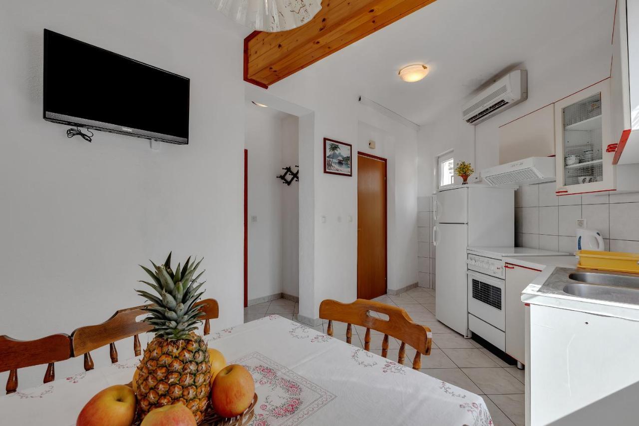 Apartments Tihomir Musac Omiš Esterno foto